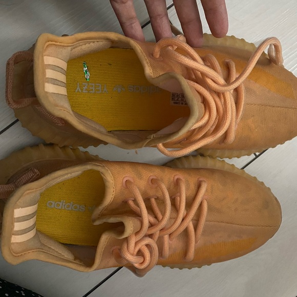 Yeezy size 6.5 - Picture 2 of 4